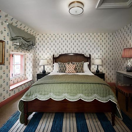 Townhouse Suites- Abbey Row Malmesbury Extérieur photo