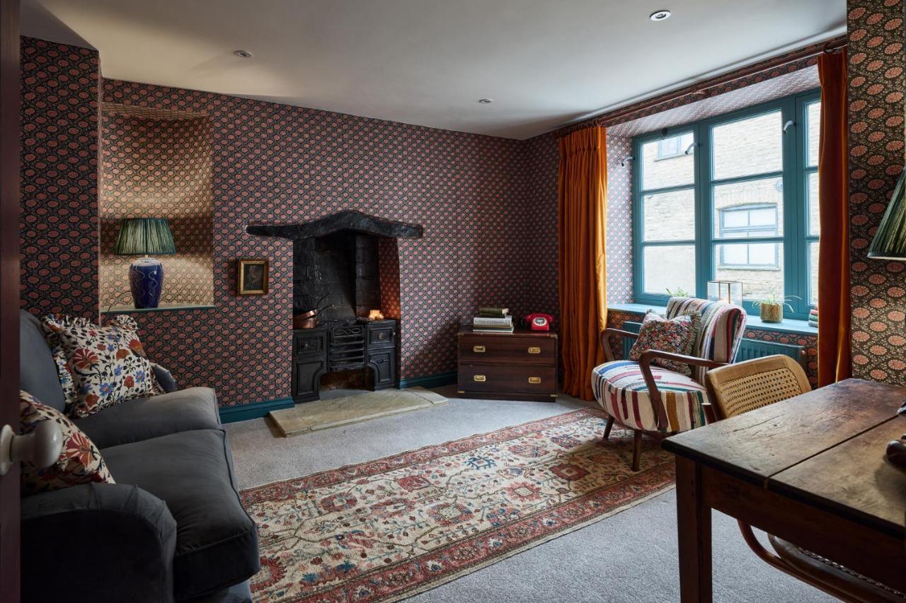 Townhouse Suites- Abbey Row Malmesbury Extérieur photo