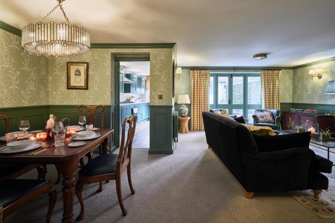 Townhouse Suites- Abbey Row Malmesbury Extérieur photo