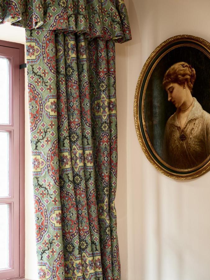 Townhouse Suites- Abbey Row Malmesbury Extérieur photo