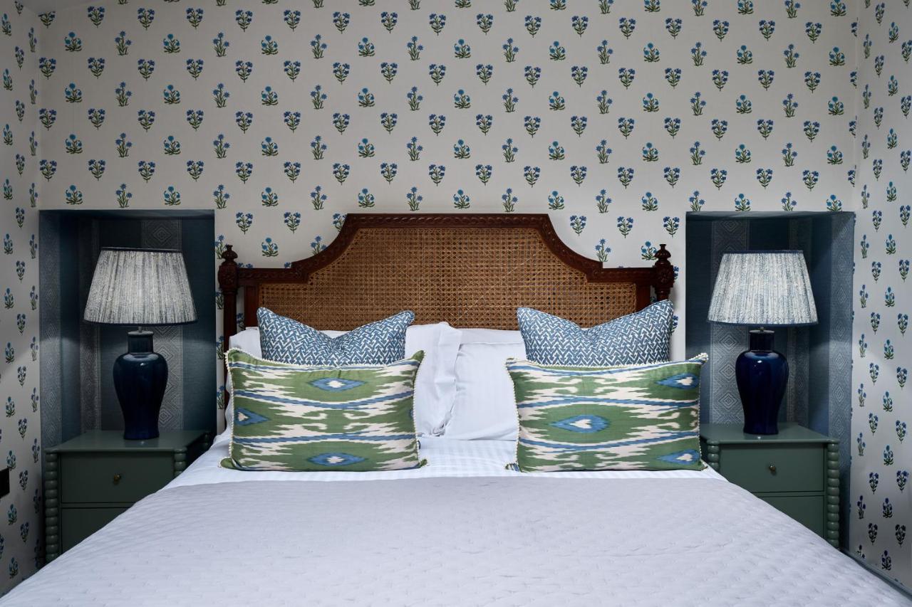 Townhouse Suites- Abbey Row Malmesbury Extérieur photo