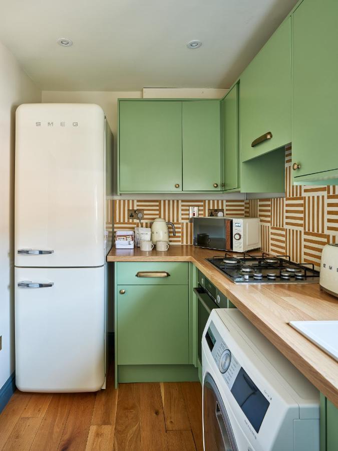 Townhouse Suites- Abbey Row Malmesbury Extérieur photo