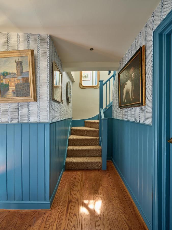 Townhouse Suites- Abbey Row Malmesbury Extérieur photo