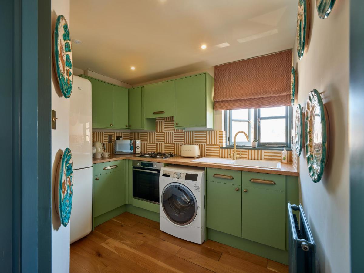 Townhouse Suites- Abbey Row Malmesbury Extérieur photo