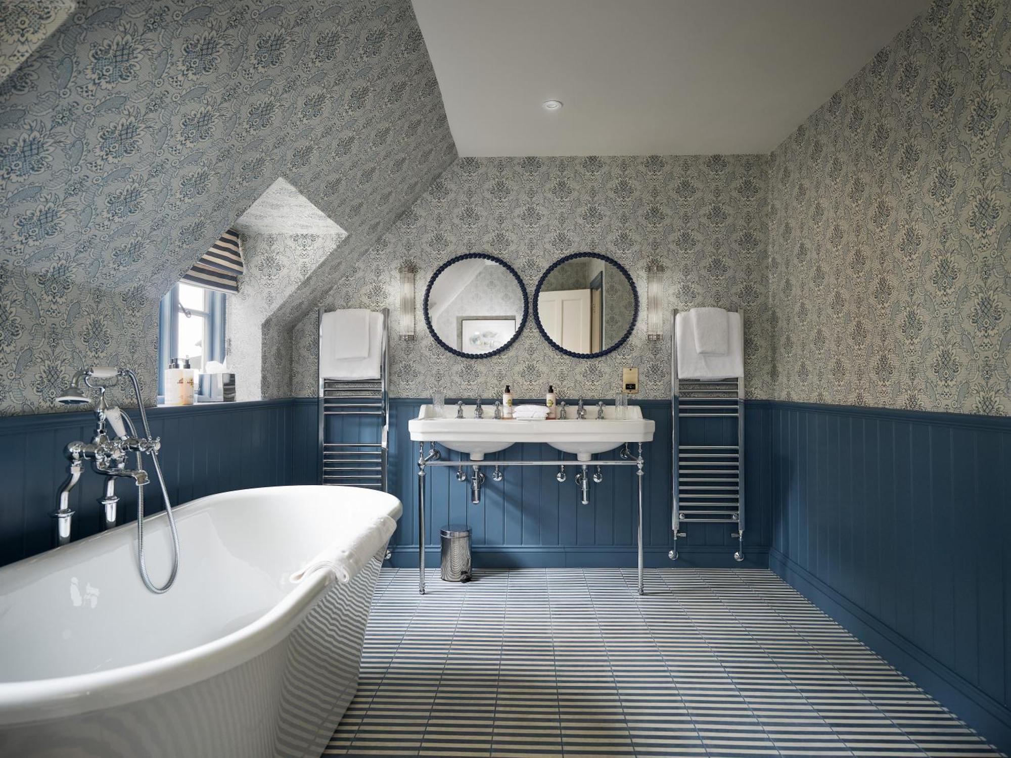 Townhouse Suites- Abbey Row Malmesbury Extérieur photo