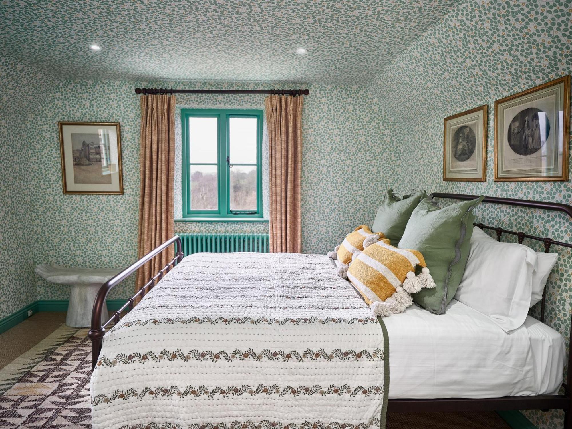 Townhouse Suites- Abbey Row Malmesbury Extérieur photo